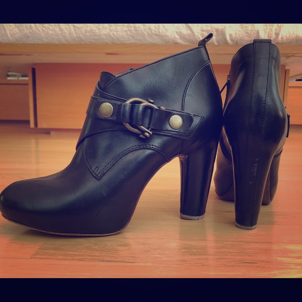 Frye high heel black bootie ‘Liv Bootie DBLES’